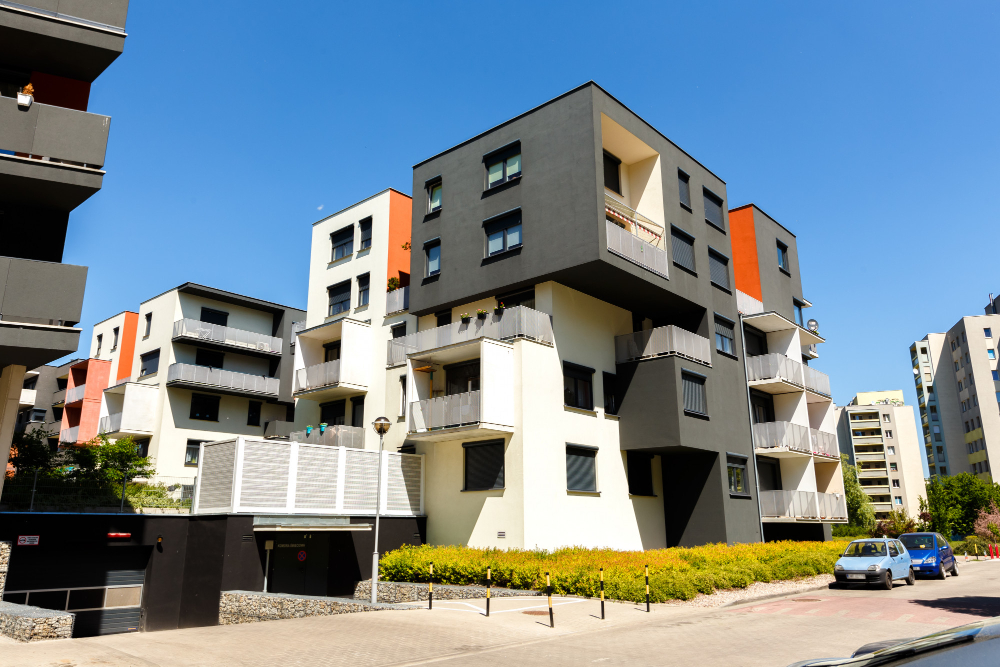 Komplex moderních bytových domů k pronájmu.